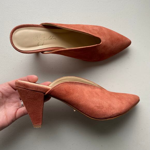 42 GOLD Brand Overcome Mule Heels In Tobacco Suede, Pink, Heels Women's Size 6.5 - Picture 2 of 11